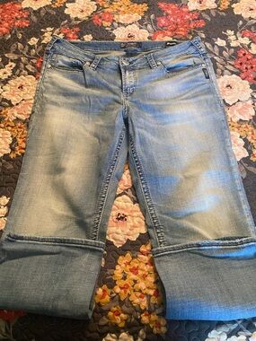 Silver Aiko Mid Capri Light Wash